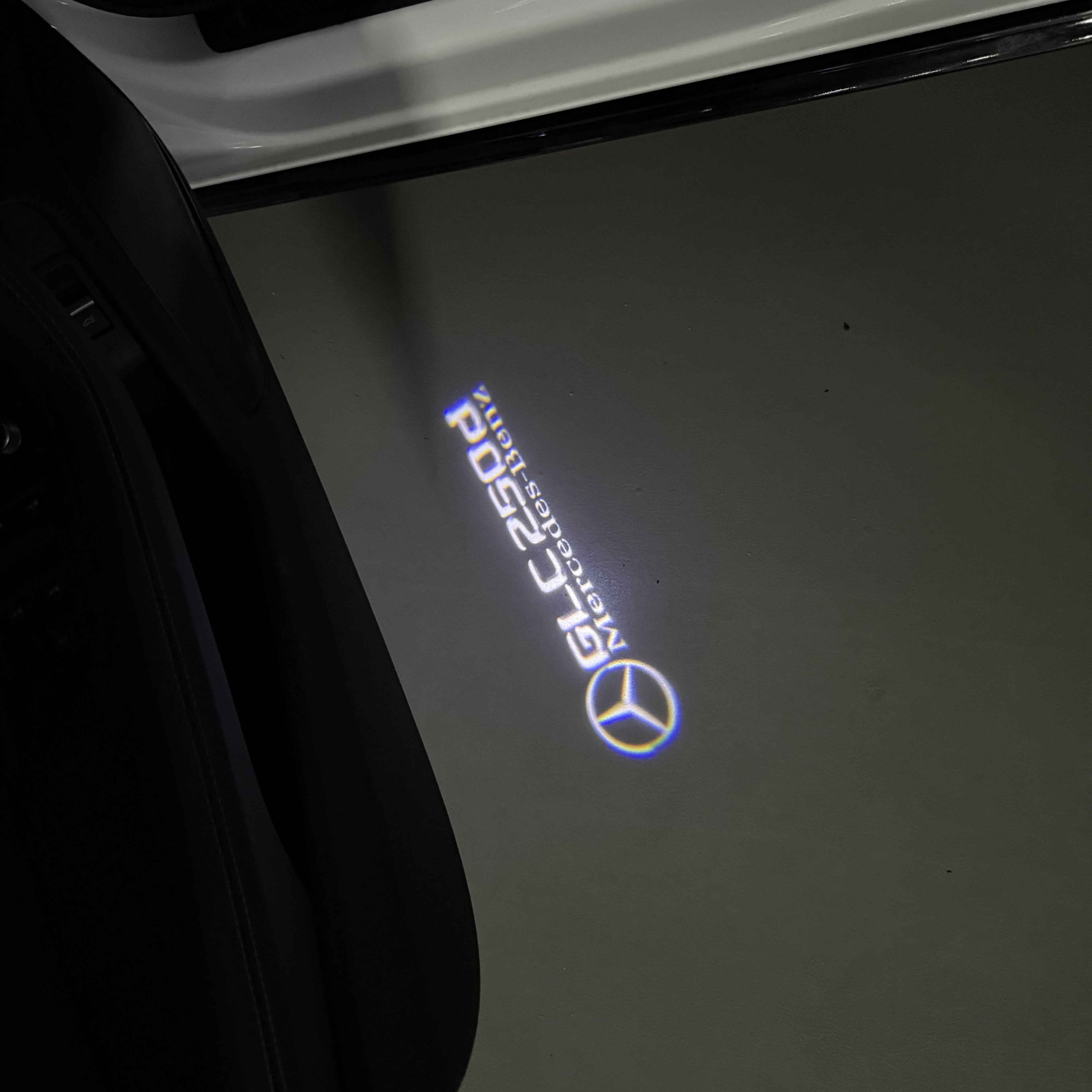 MERCEDES BENZ GLC 250d LOGO PROJECTOR LIGHTS  (quantity 1 = 1 sets/2 door lights)Nr.03f042