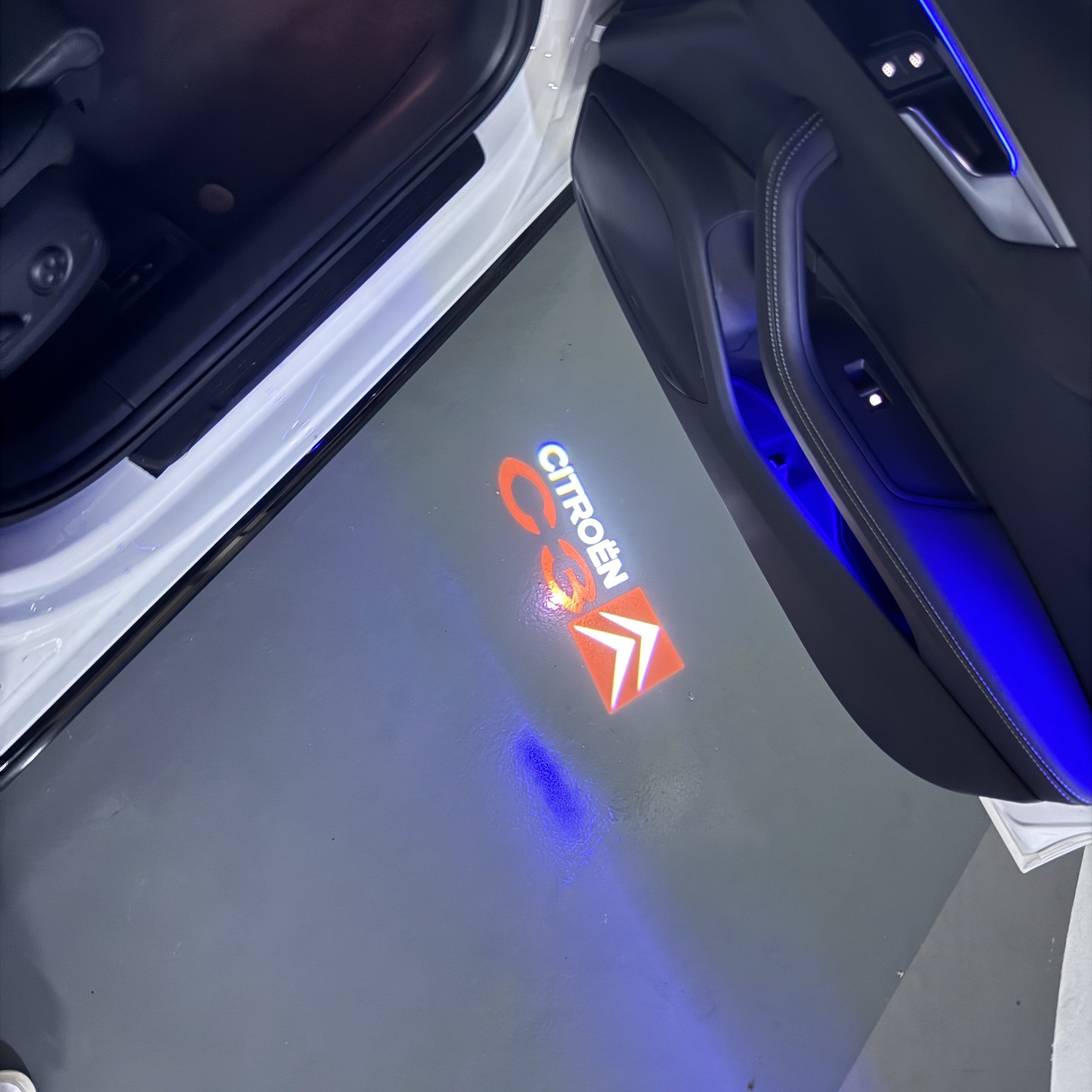 CITROËN C3   LOGO PROJECTOT LIGHTS (quantity 1 = 1 sets/2 door lights) Nr.6024q0t0125