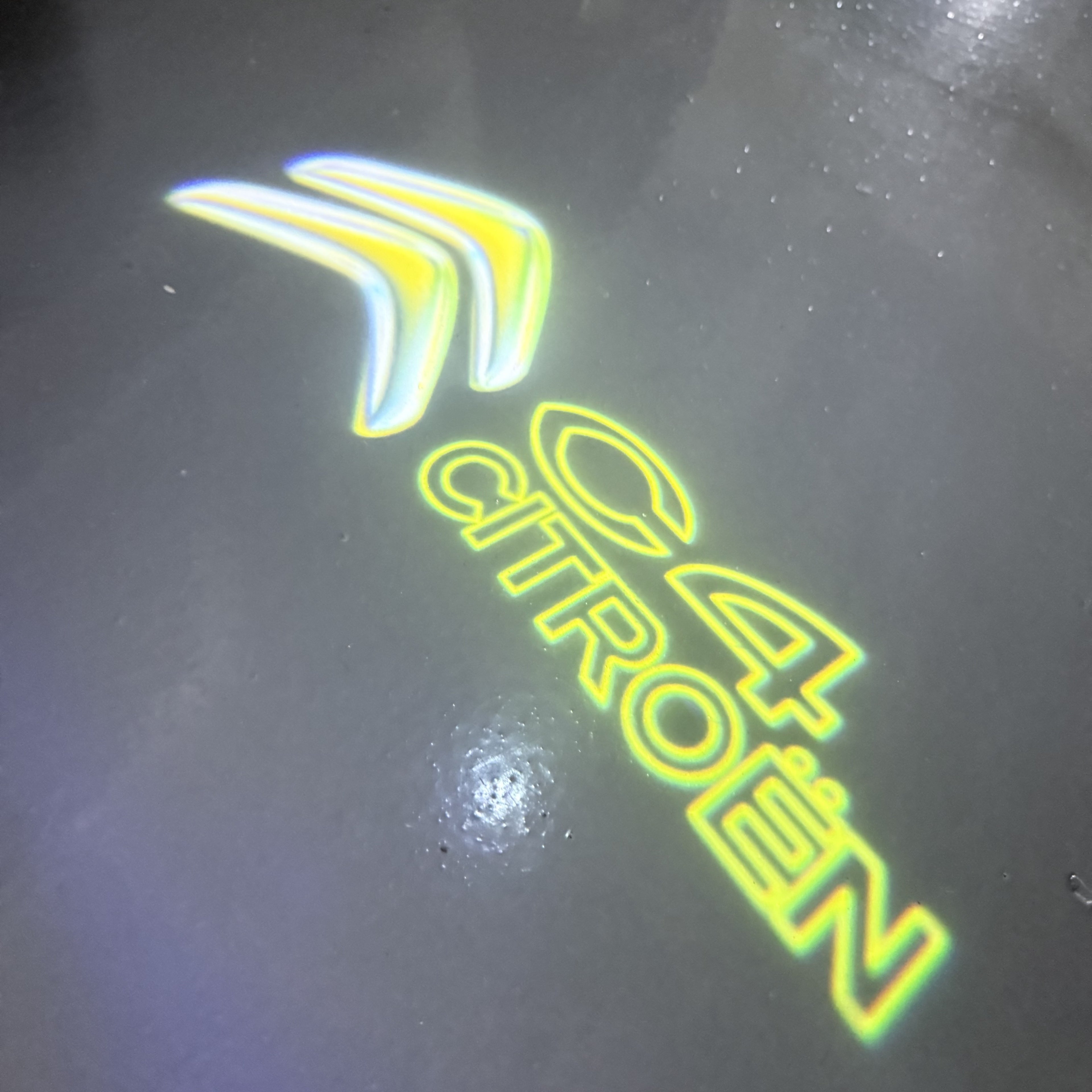 CITROËN  C4   LOGO PROJECTOT LIGHTS (quantity 1 = 1 sets/2 door lights) Nr.6024q0t0149