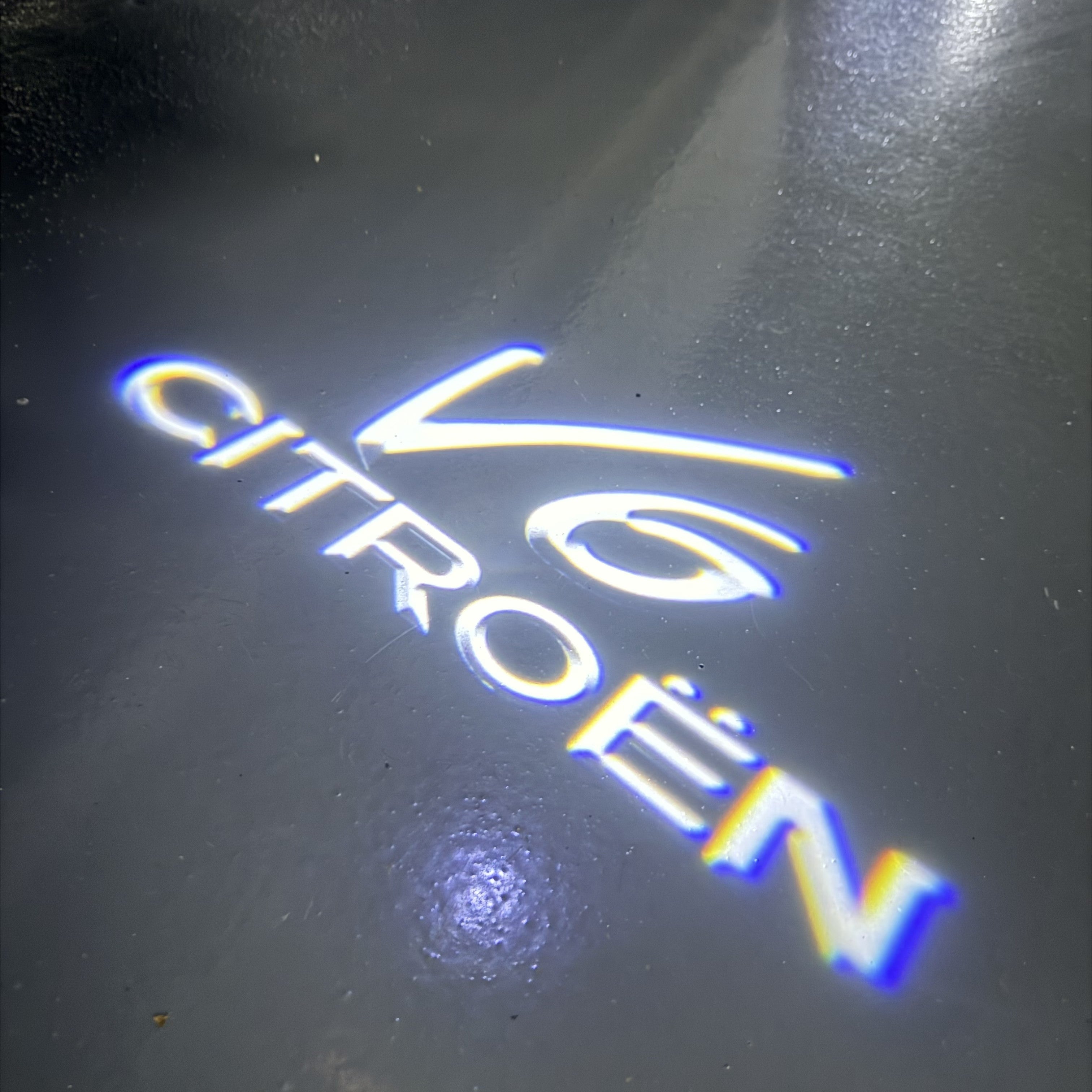 CITROËN V6   LOGO PROJECTOT LIGHTS (quantity 1 = 1 sets/2 door lights) Nr.6024q0t0114