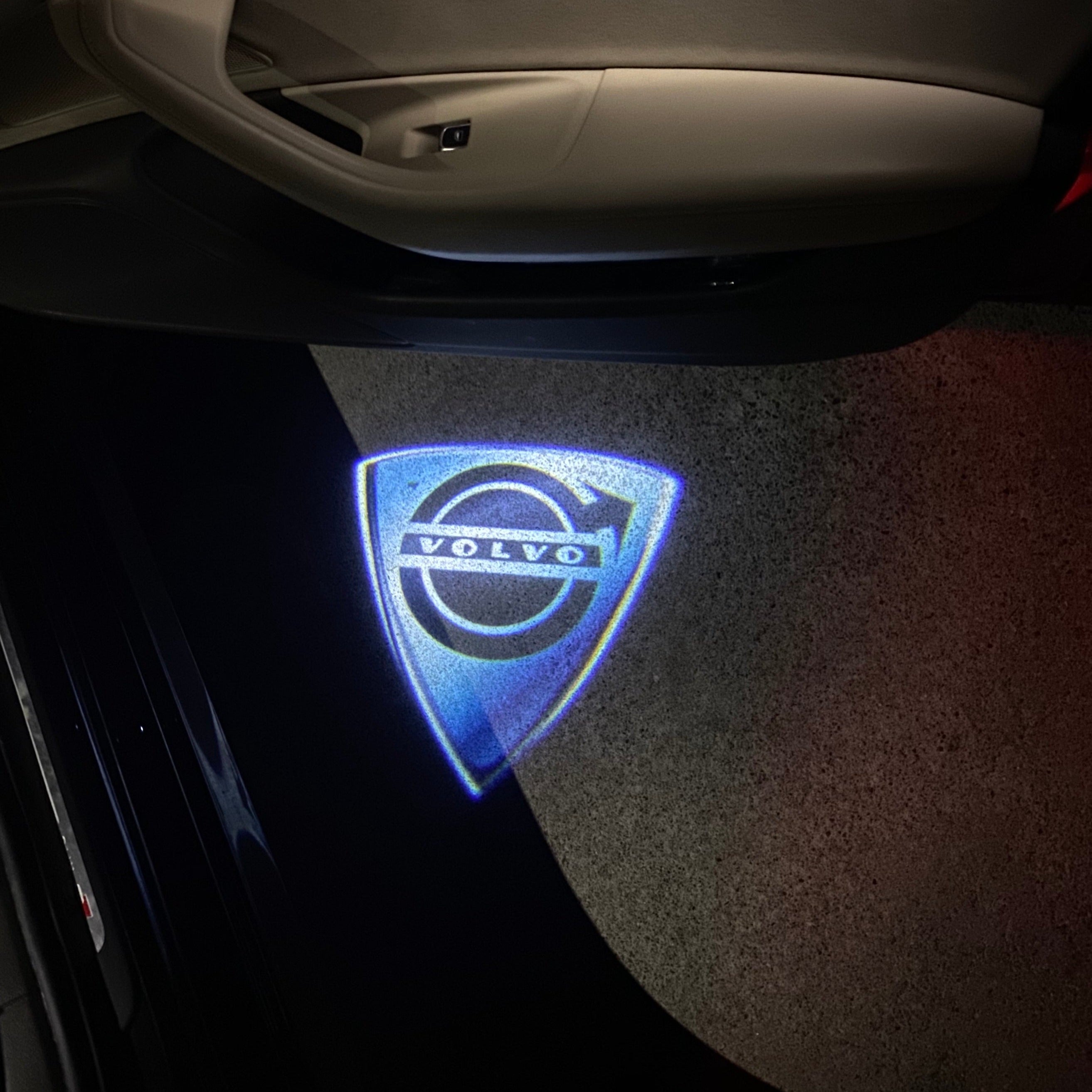 Volvo LOGO PROJECROTR LIGHTS Nr.07 (الكمية 1 = 2 شعار فيلم / 2 أضواء الباب)