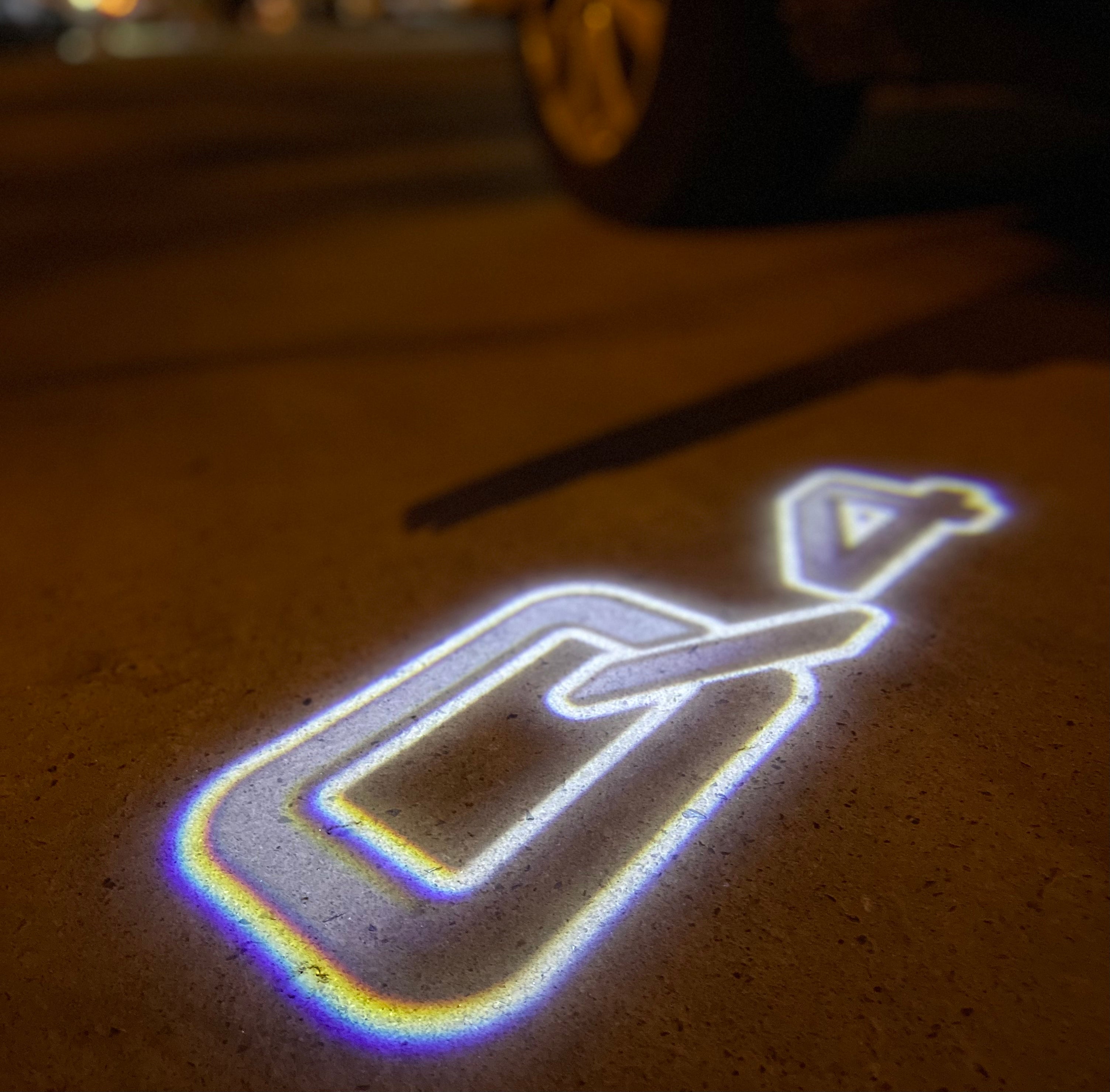 AUDI LOGO PROJECTOT LIGHTS Nr.19 (الكمية 1 = 2 Logo Films /2 أضواء الباب)