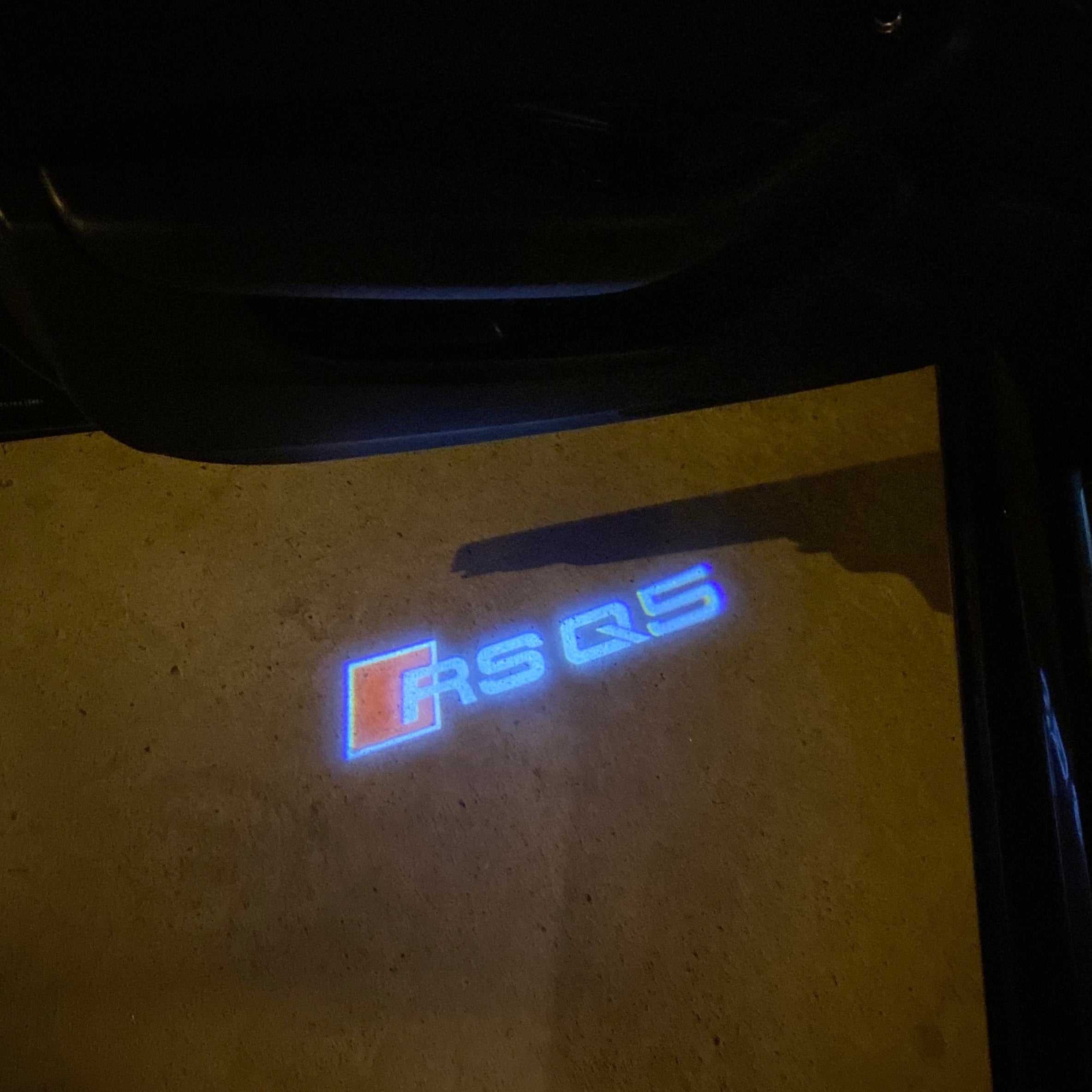 AUDI LOGO PROJECTOT LIGHTS Nr.19 (الكمية 1 = 2 Logo Films /2 أضواء الباب)