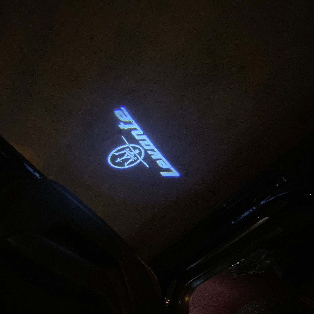 مازيراتي LOGO PROJECROTR أضواء Nr.01 (الكمية 1 = 1 مجموعات / 2 أضواء الباب)