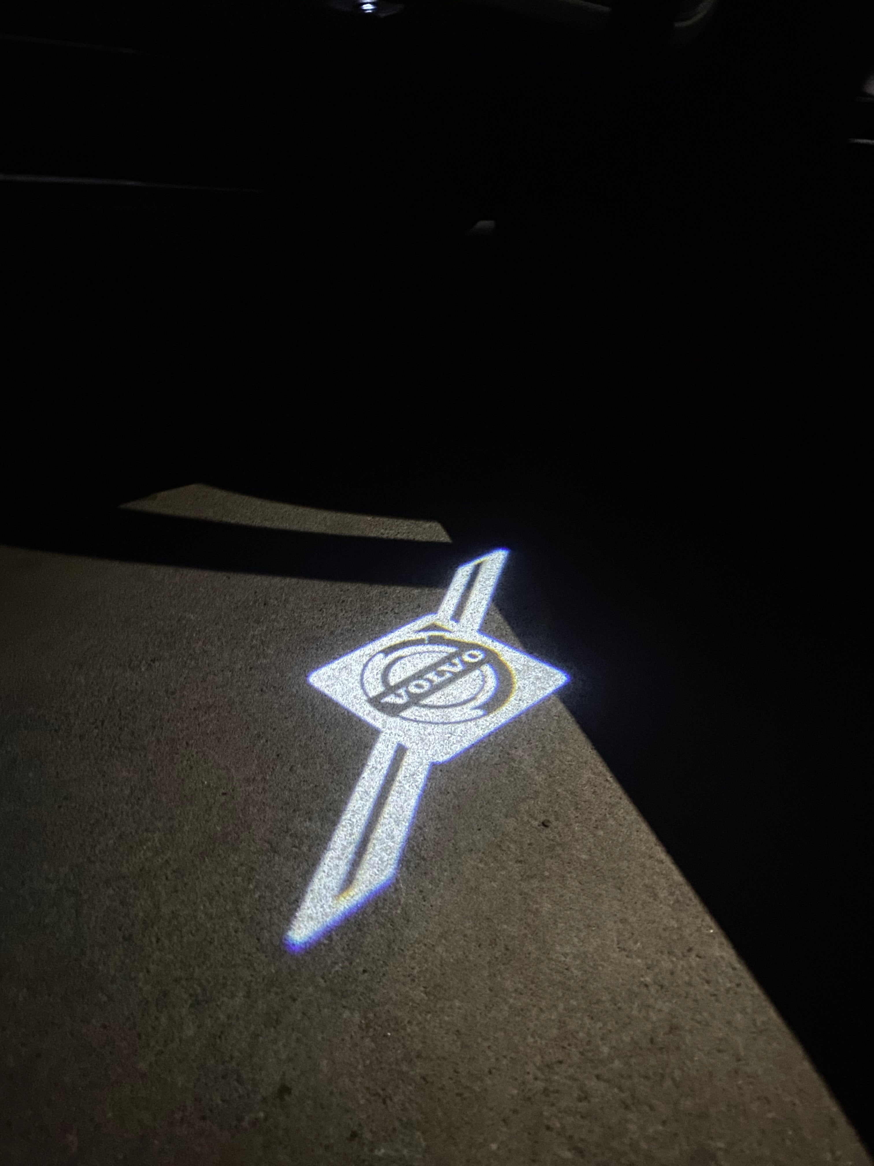 فولفو LOGO PROJECROTR أضواء Nr.29 (الكمية 1 = 2 شعار فيلم / 2 أضواء الباب)