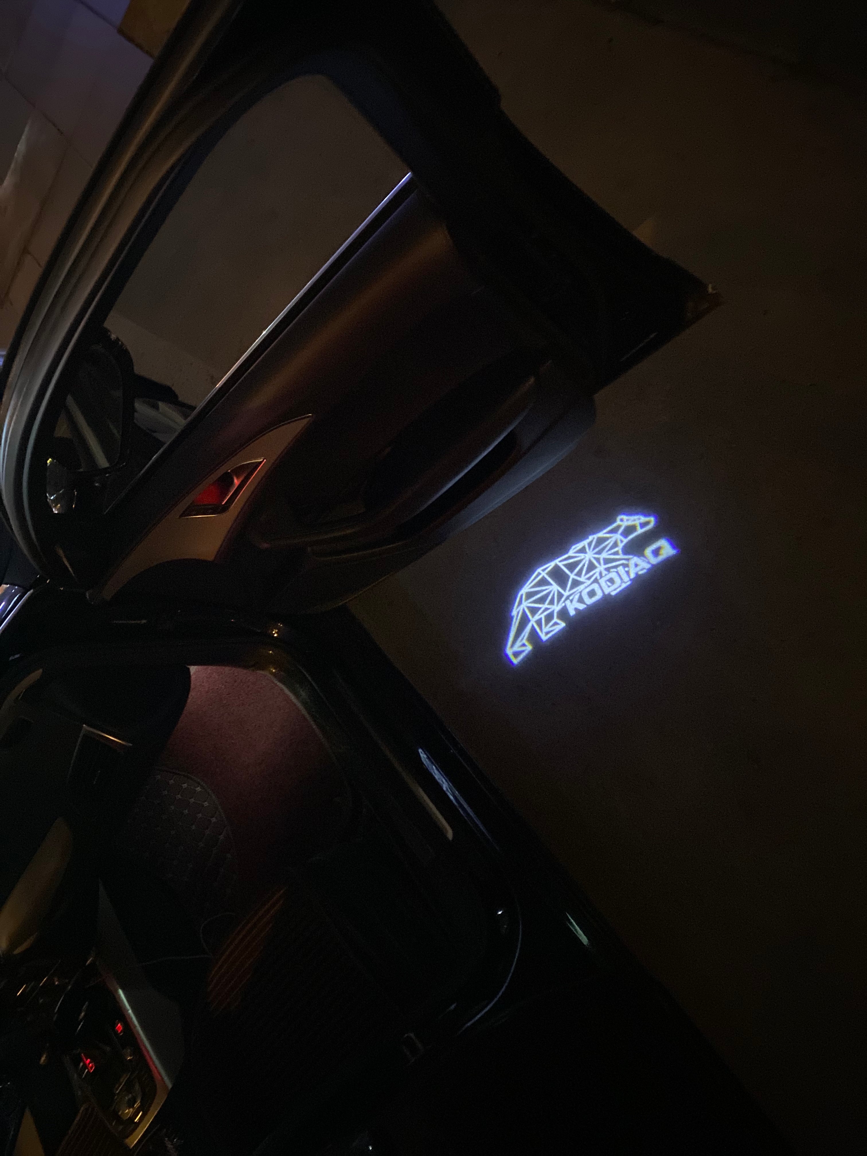 SKODA KODIAQ LOGO PROJECTOT LIGHTS Nr.00068 (quantity  1 =  2 Logo Film /  2 door lights)