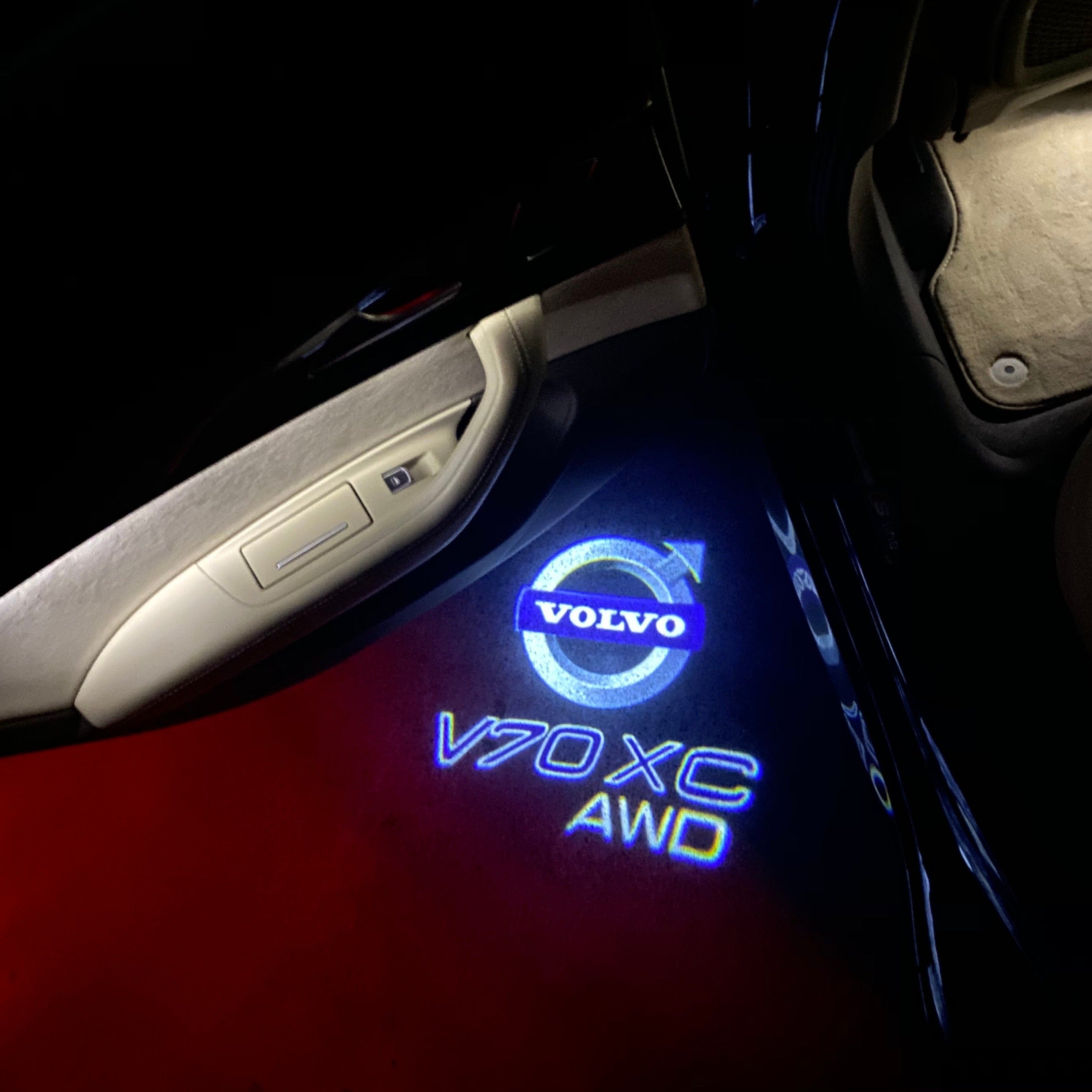 V70 LOGO PROJECTOR LIGHTS Nr.06 (الكمية 1 = 2 شعار فيلم / 2 مصباح للباب)