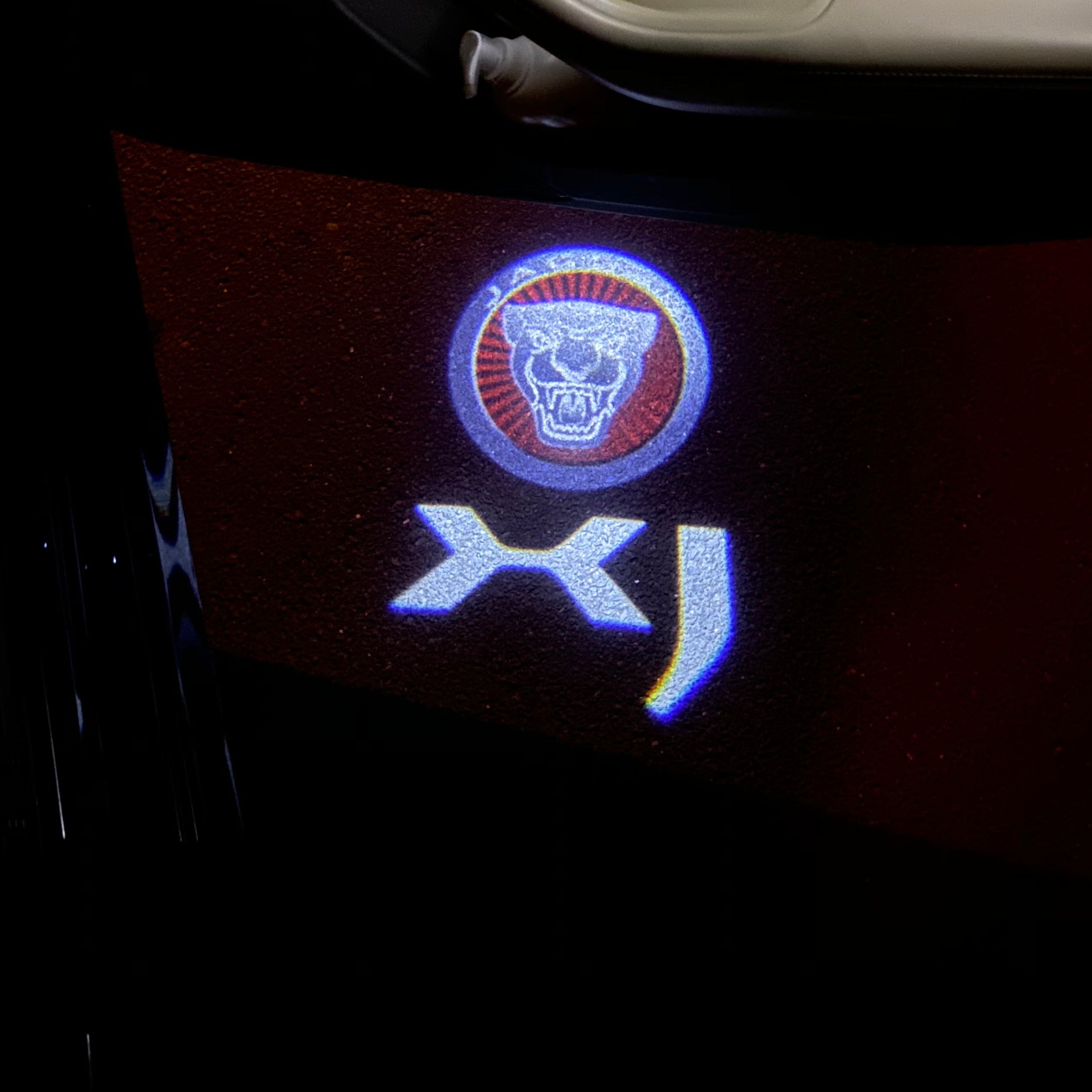 JAGUAR LOGO PROJECROTR LIGHTS Nr.100 (الكمية 1 = 1 مجموعة / 2 أضواء باب)