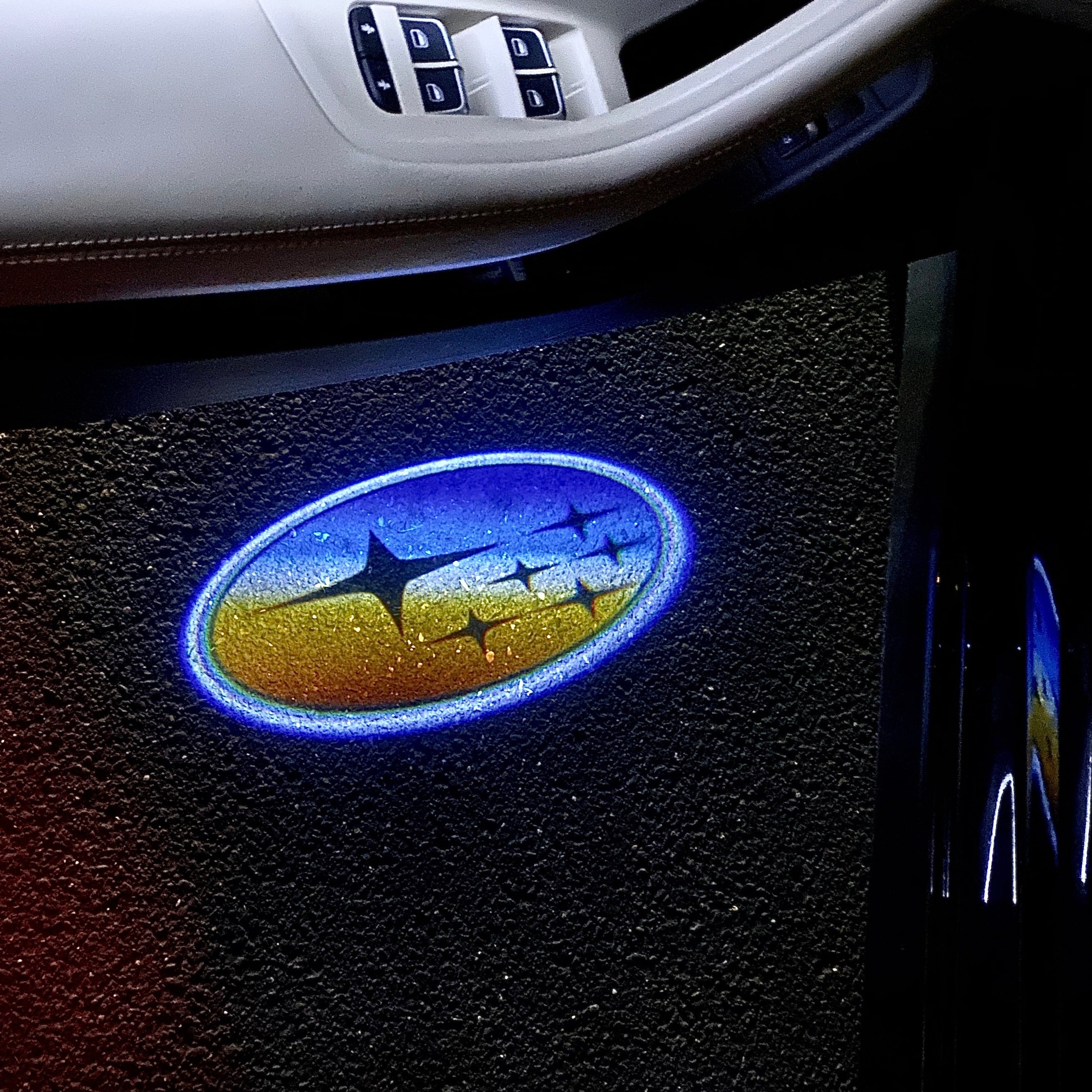 SUBARU  LOGO PROJECROTR LIGHTS  (quantity 1 = 1 sets/2 door lights)Nr.03b1