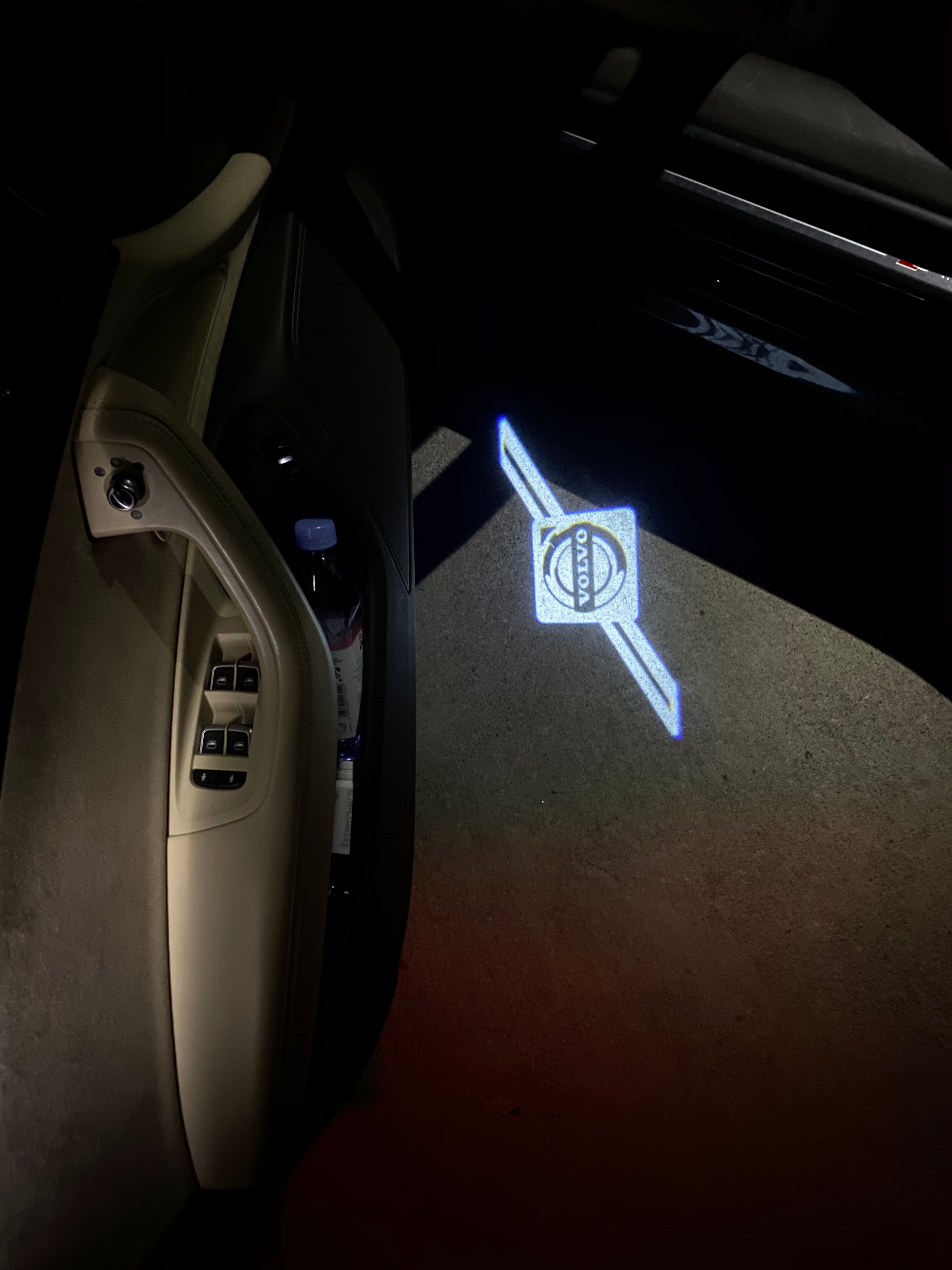 فولفو LOGO PROJECROTR أضواء Nr.29 (الكمية 1 = 2 شعار فيلم / 2 أضواء الباب)