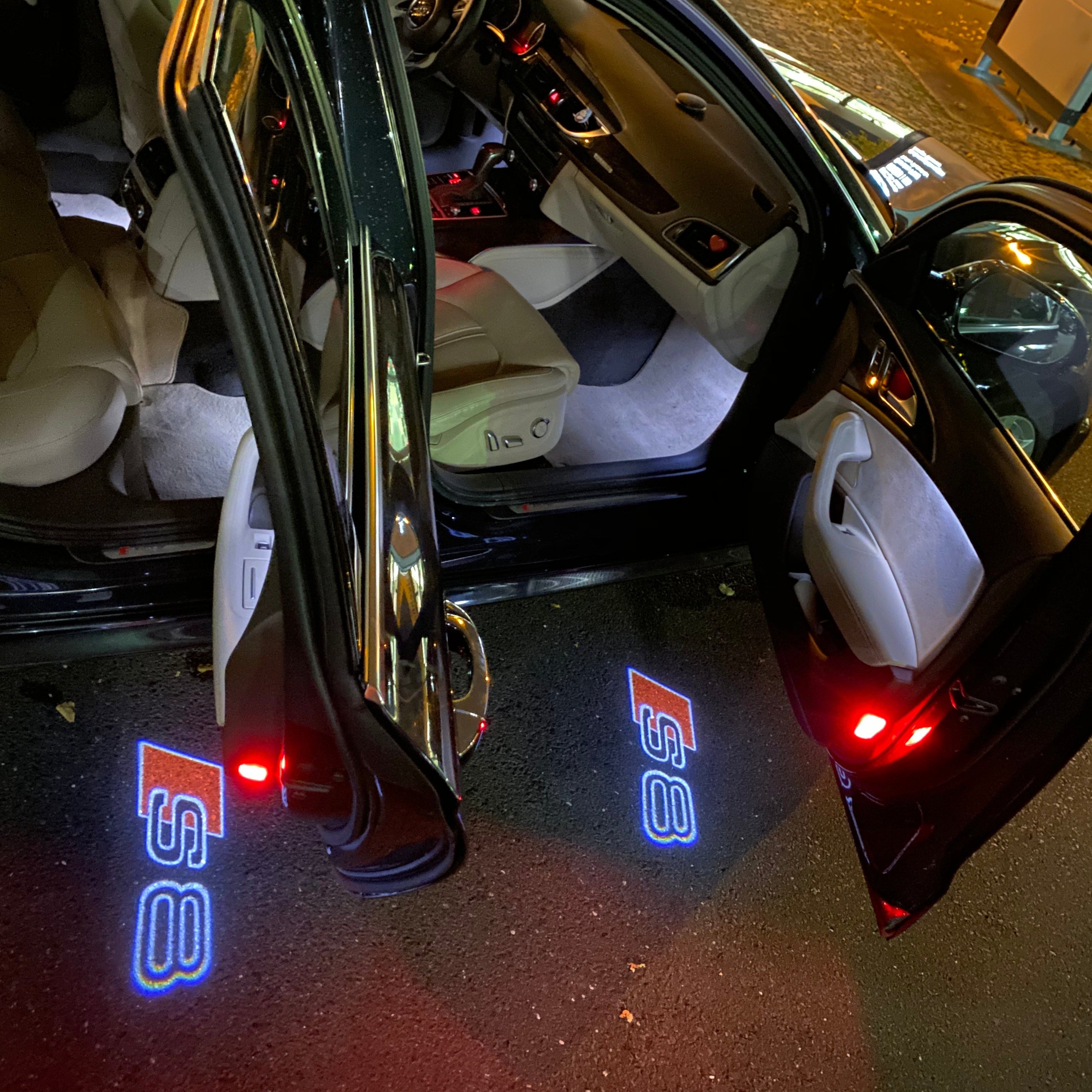 AUDI S8 LOGO PROJECTOR LIGHTS Nr.19 (الكمية 1 = 2 فيلم شعار / 2 باب)