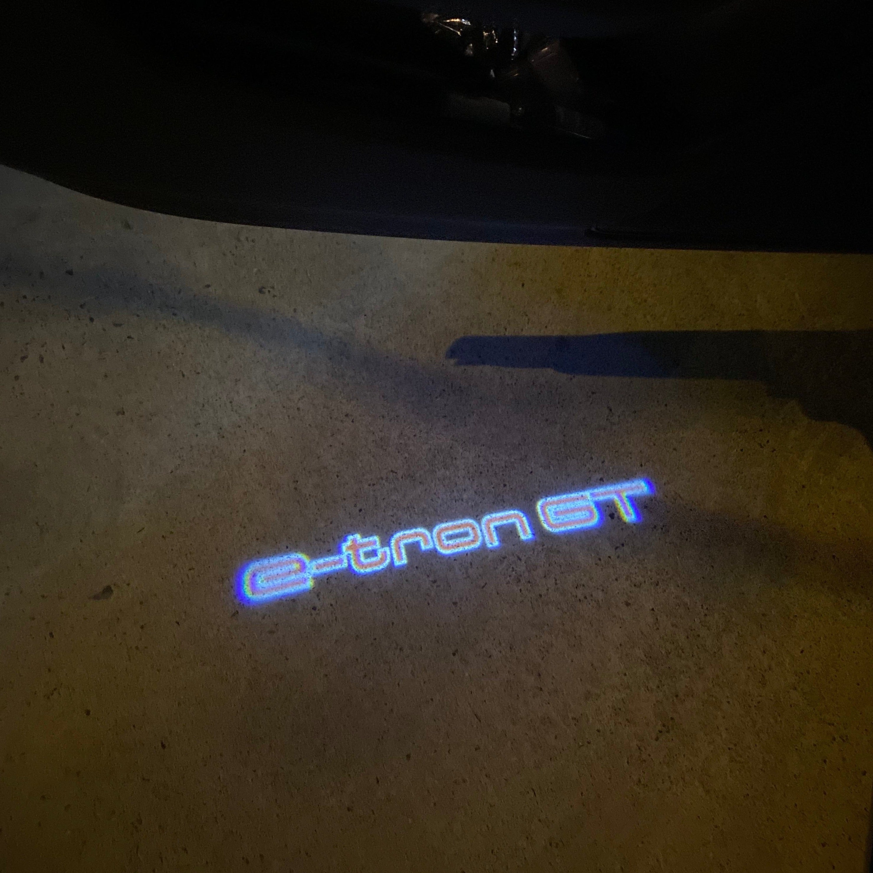 AUDI LOGO PROJECTOT LIGHTS Nr.19 (الكمية 1 = 2 Logo Films /2 أضواء الباب)
