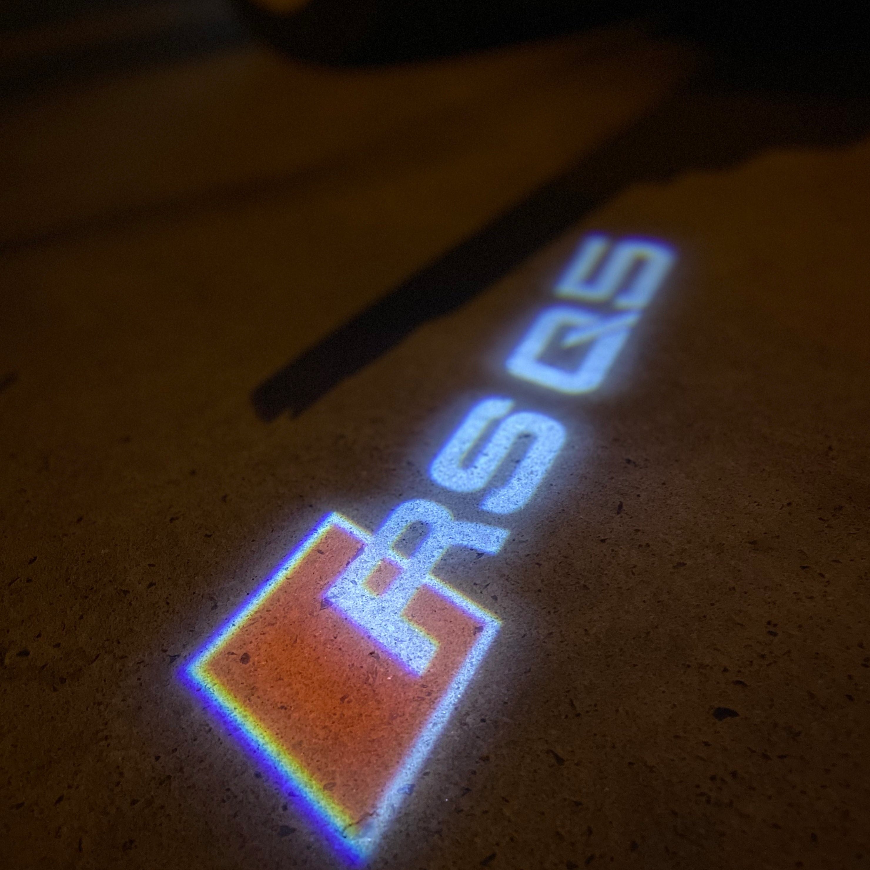 AUDI LOGO PROJECTOT LIGHTS Nr.19 (الكمية 1 = 2 Logo Films /2 أضواء الباب)