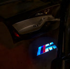 مصباح الإسقاط مع شعار بي ام دبليو