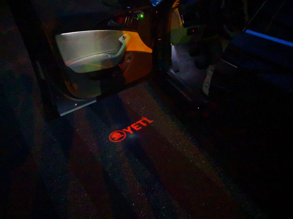 SKODA YETI LOGO LIGHTS Nr.58 (الكمية 1 = 2 شعار فيلم / 2 أضواء الباب)