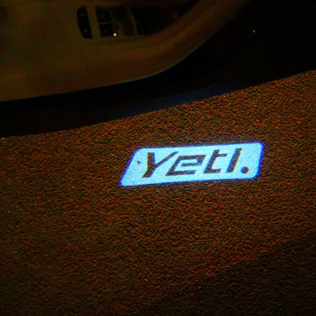 SKODA YETI LOGO LIGHTS Nr.55 (الكمية 1 = 2 شعار فيلم / 2 أضواء الباب)