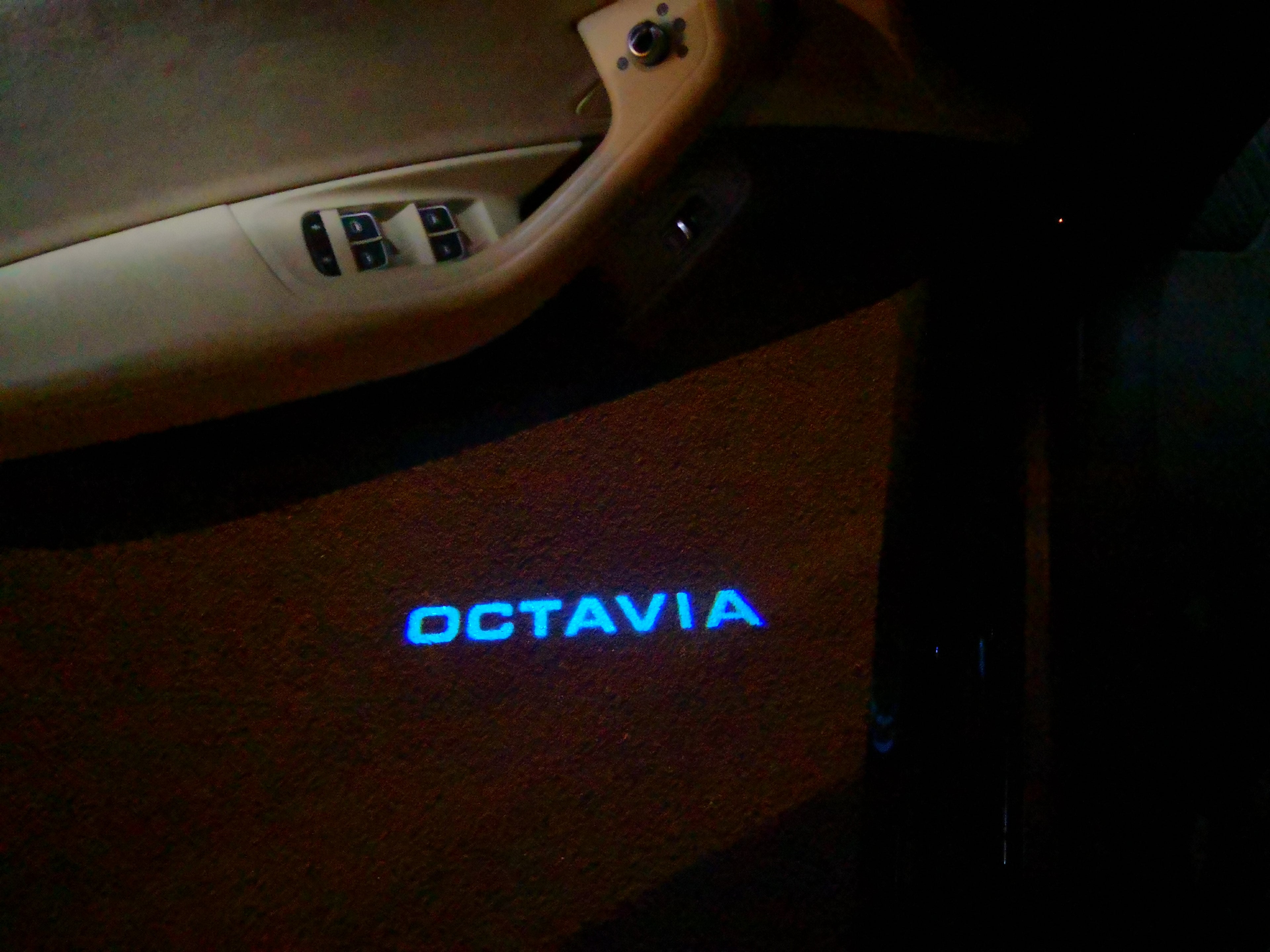 SKODA OCTAVIA LOGO PROJECTOT LIGHTS Nr.104 (quantity  1 =  2 Logo Film /  2 door lights)