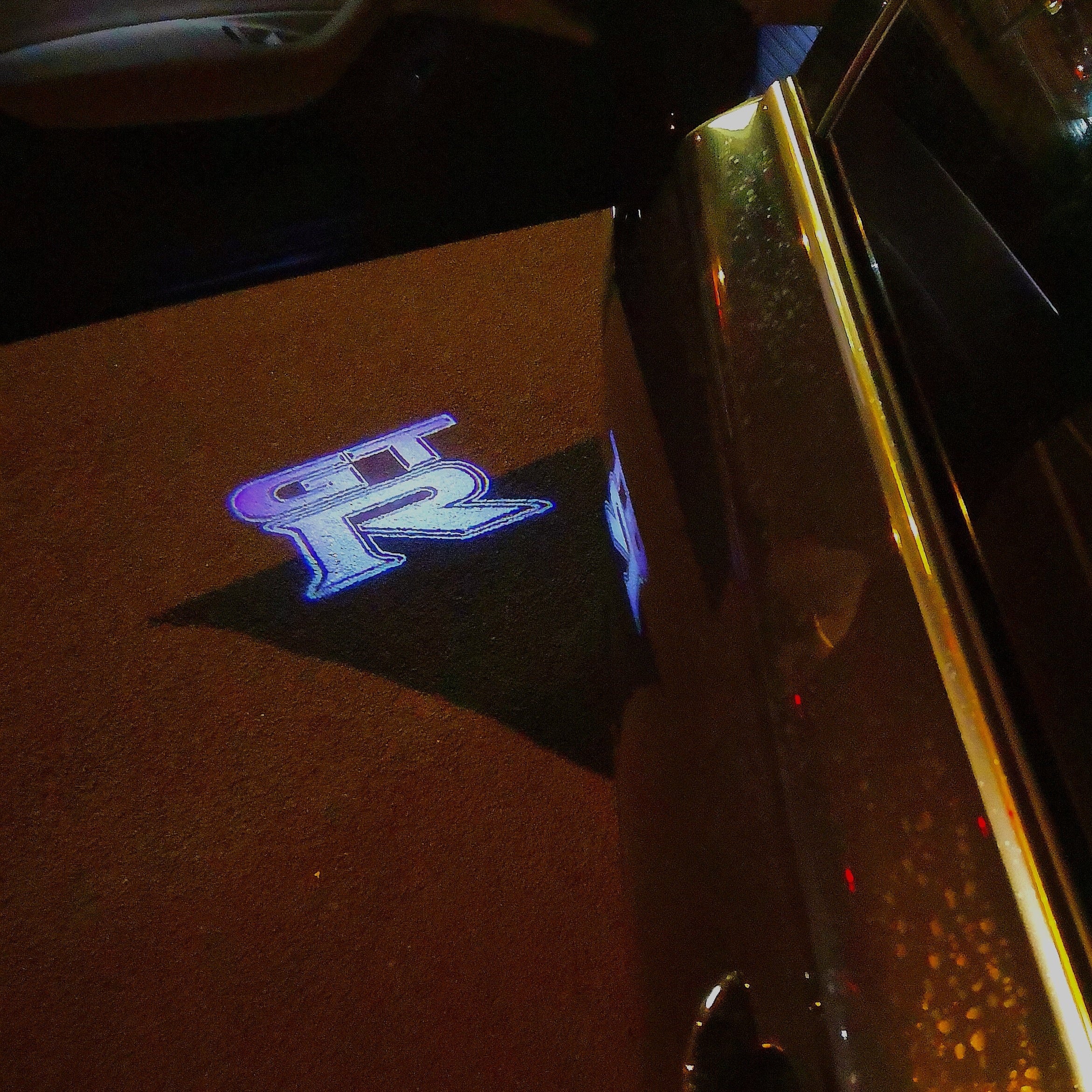 GTR-R35   LOGO PROJECTOT LIGHTS Nr.05  (quantity 1 = 2 Logo Films /2 door lights）