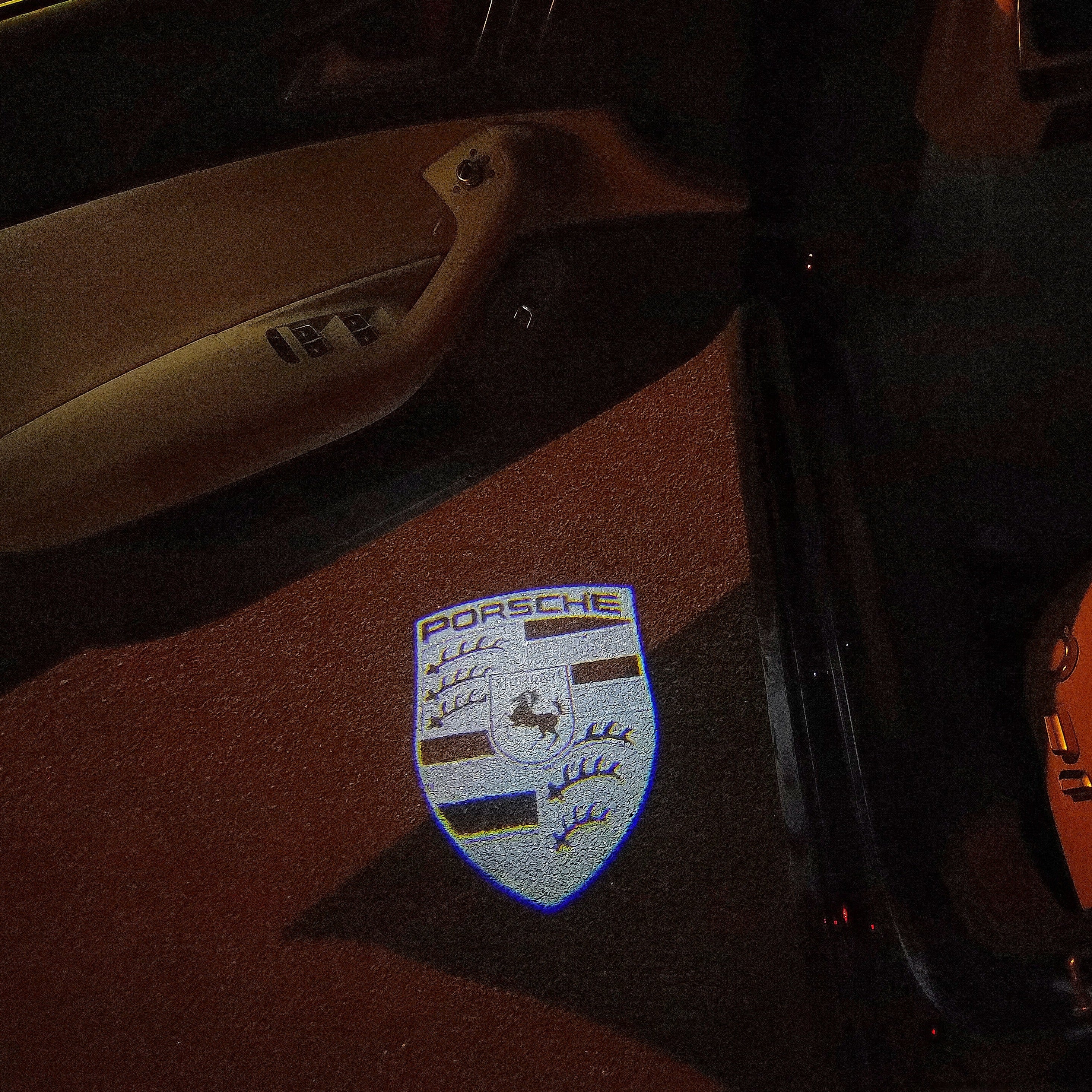 LOGO PROJECTOR LIGHTS PORSCHE Nr.06 (الكمية 1 = 2 شعار فيلم / 2 أضواء باب)