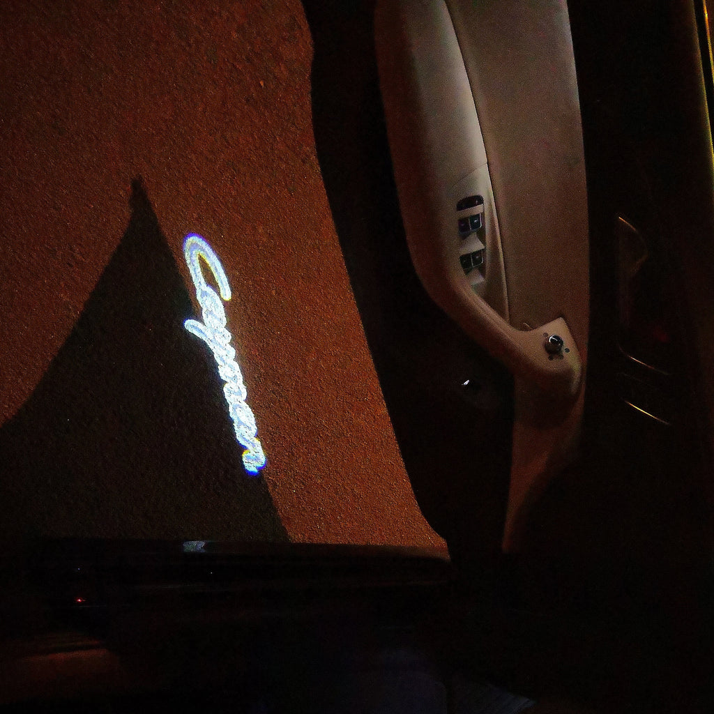 PPOSCHE Cayenne LOGO .09 (الكمية 1 = 2 Logo Film / 2 oB lights)