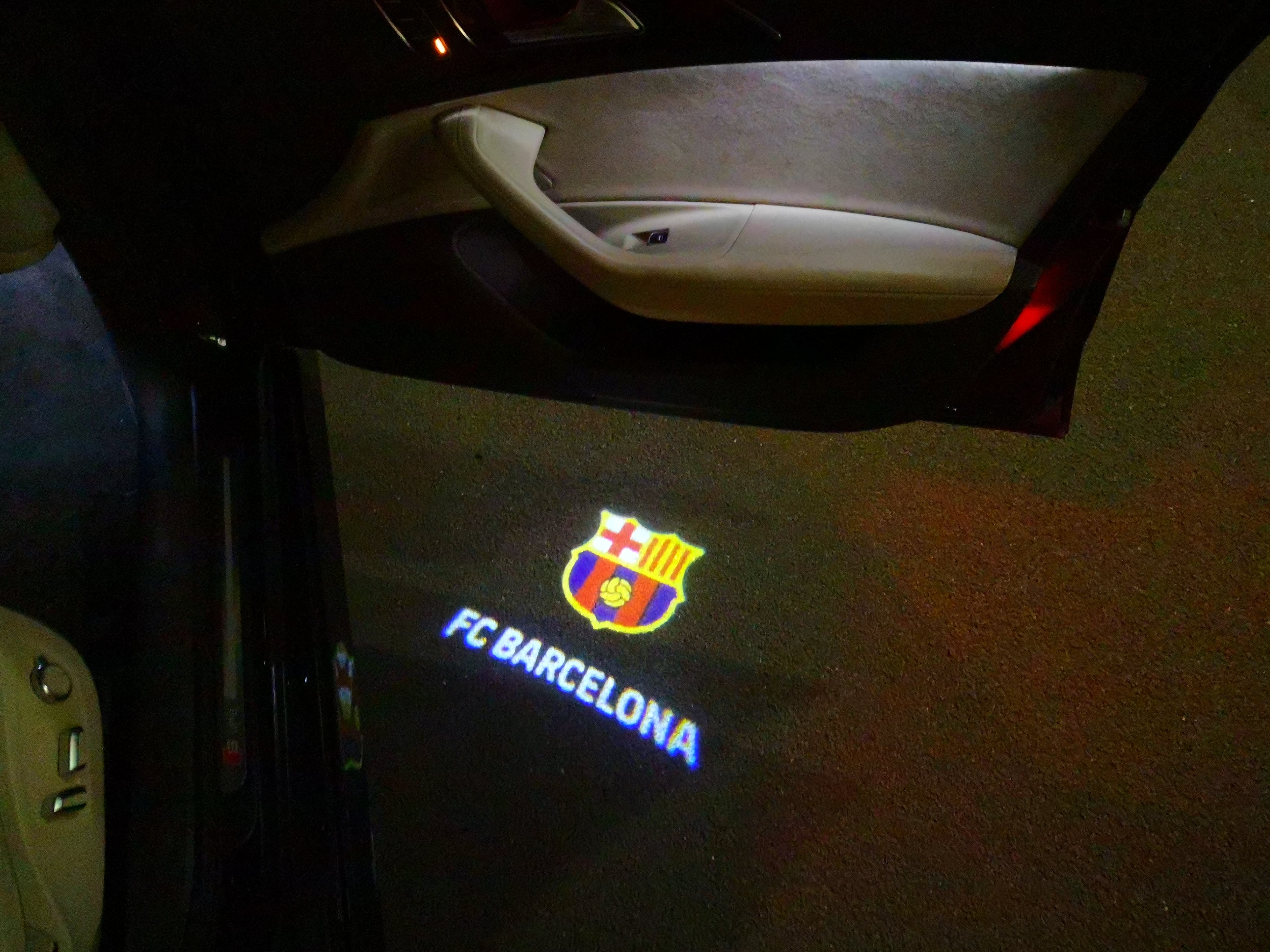 FC BARCOONA Logo Nr.250 (الكمية 1 = 2 Logo Films /2 Los lights)