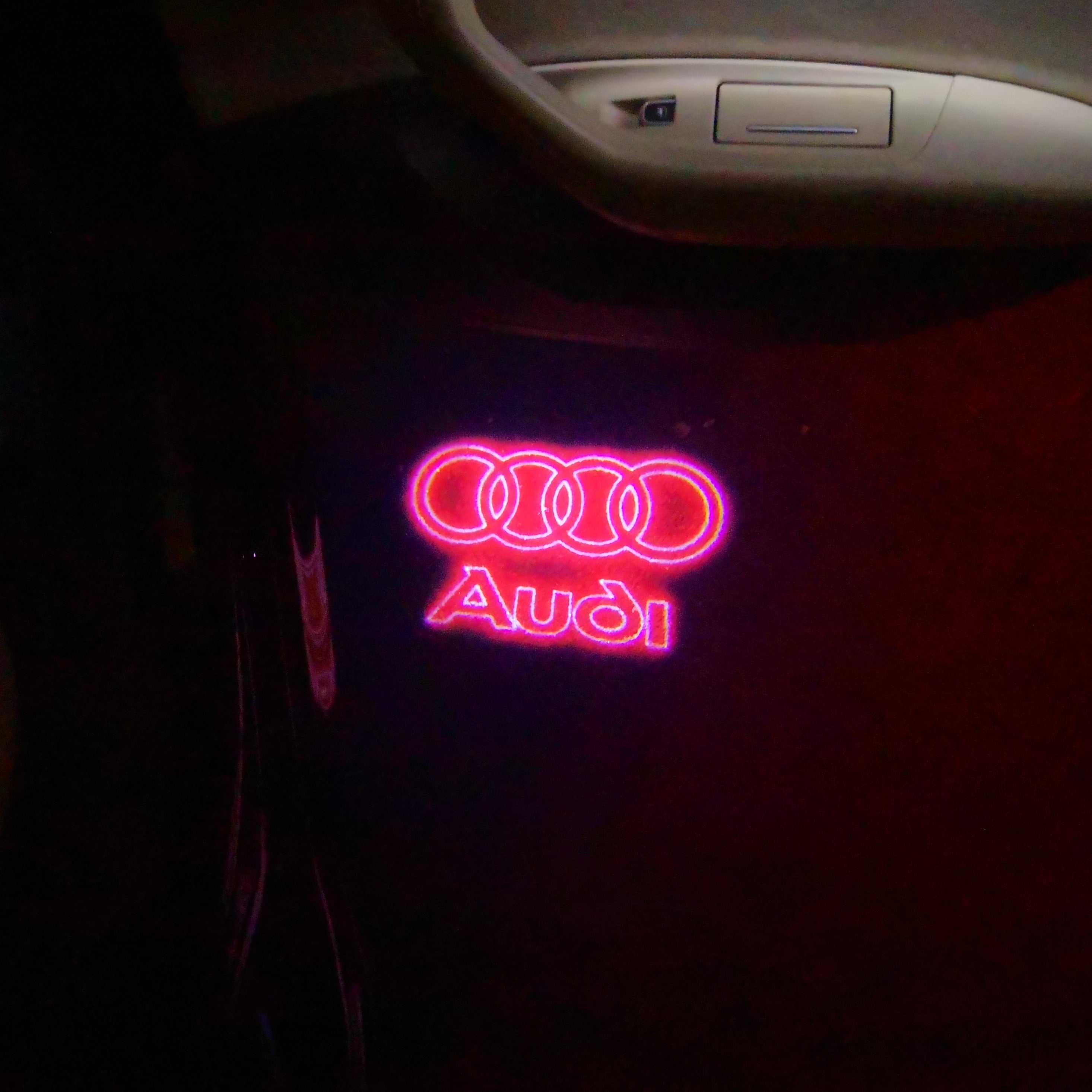AUDI LOGO PROJECTOT LIGHTS Nr.19 (الكمية 1 = 2 Logo Films /2 أضواء الباب)