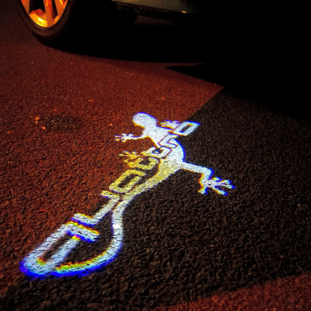 AUDI QUATTRO GECKO LOGO PROJECTOR LIGHTS Nr.64 (الكمية 1 = 2 فيلم شعار / 2 باب)