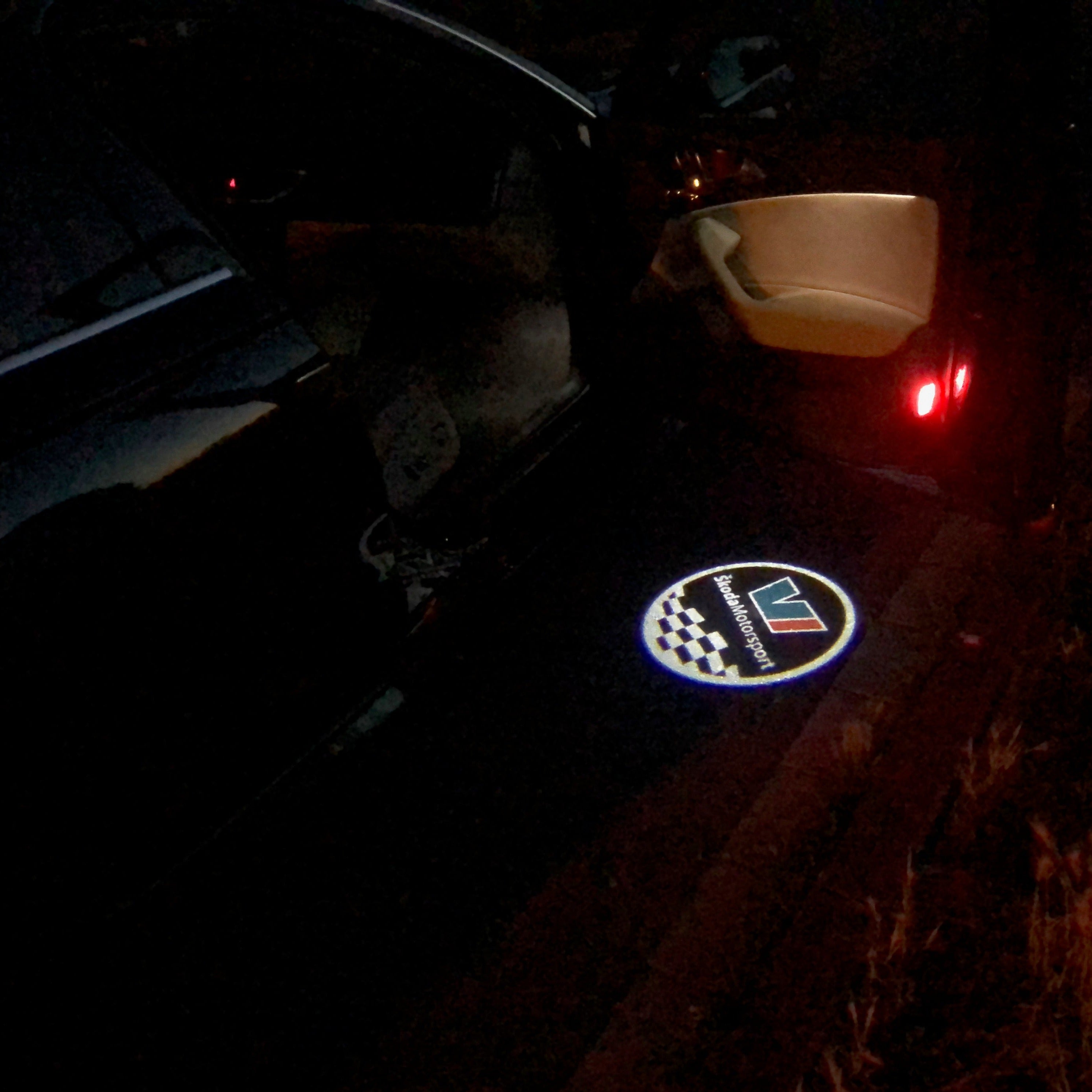 SKODA LOGO PROJECTOT أضواء Nr.73 (الكمية 1 = 2 شعار فيلم / 2 أضواء الباب)