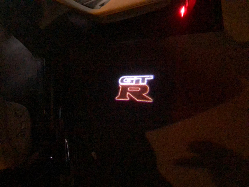 GTR PROJECTOT LIGHTS Nr.04 (الكمية 1 = 2 فيلم شعار / 2 مصباح باب