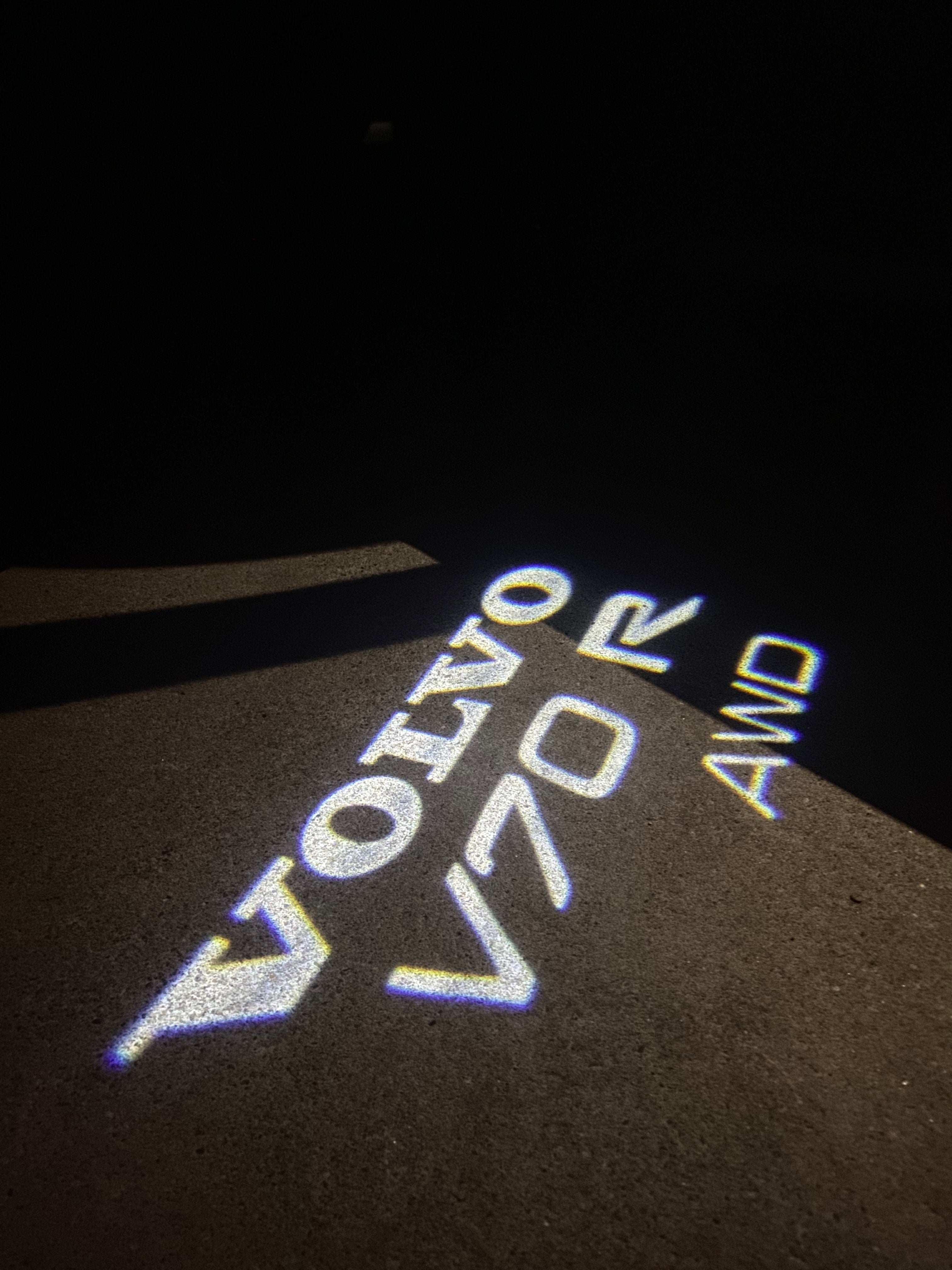 فولفو LOGO PROJECROTR أضواء Nr.105 (الكمية 1 = 2 شعار فيلم / 2 أضواء الباب)