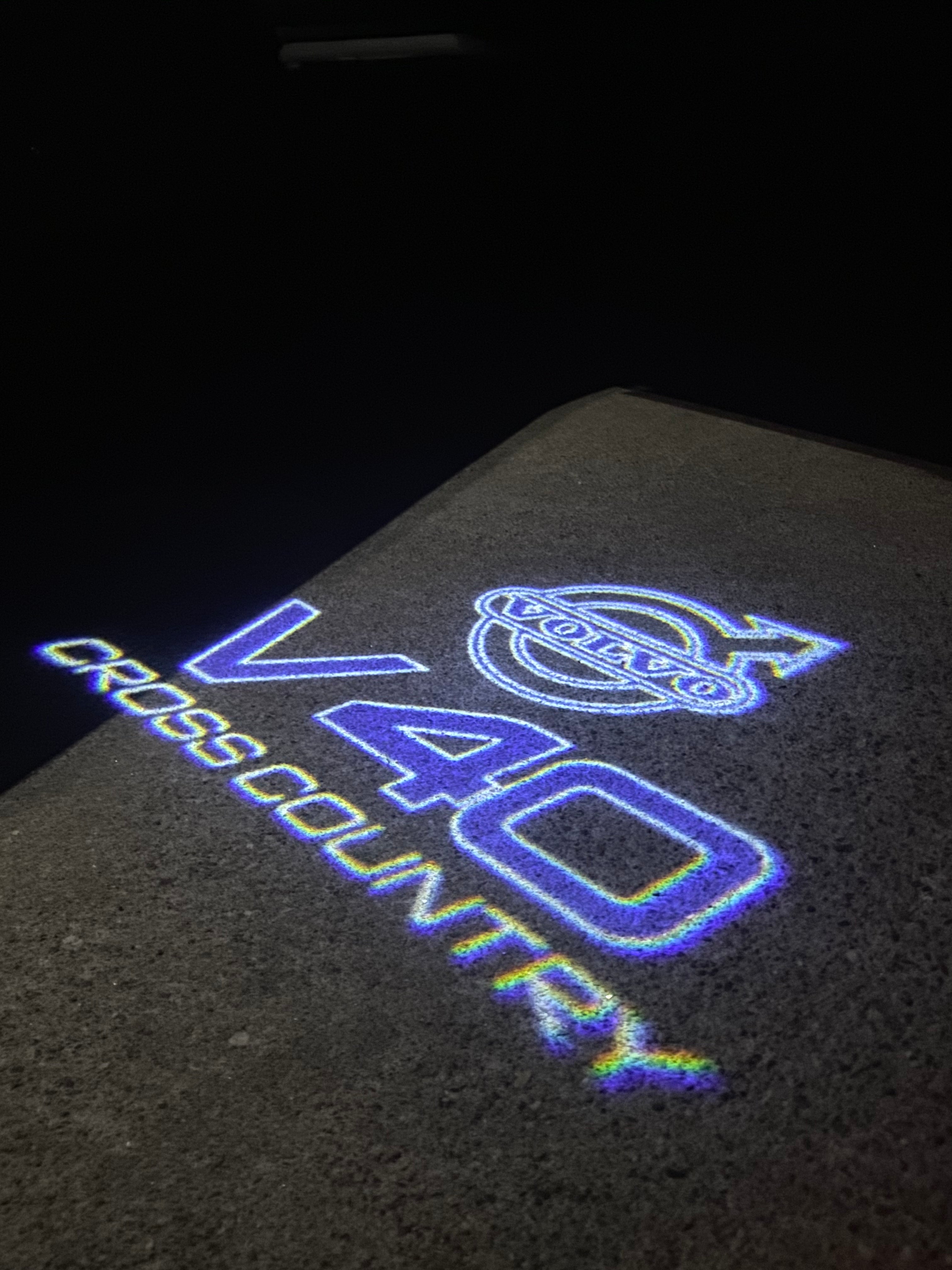 Volvo LOGO PROJECTOR LIGHTS Nr.101 (الكمية 1 = 2 شعار فيلم / 2 أضواء باب)