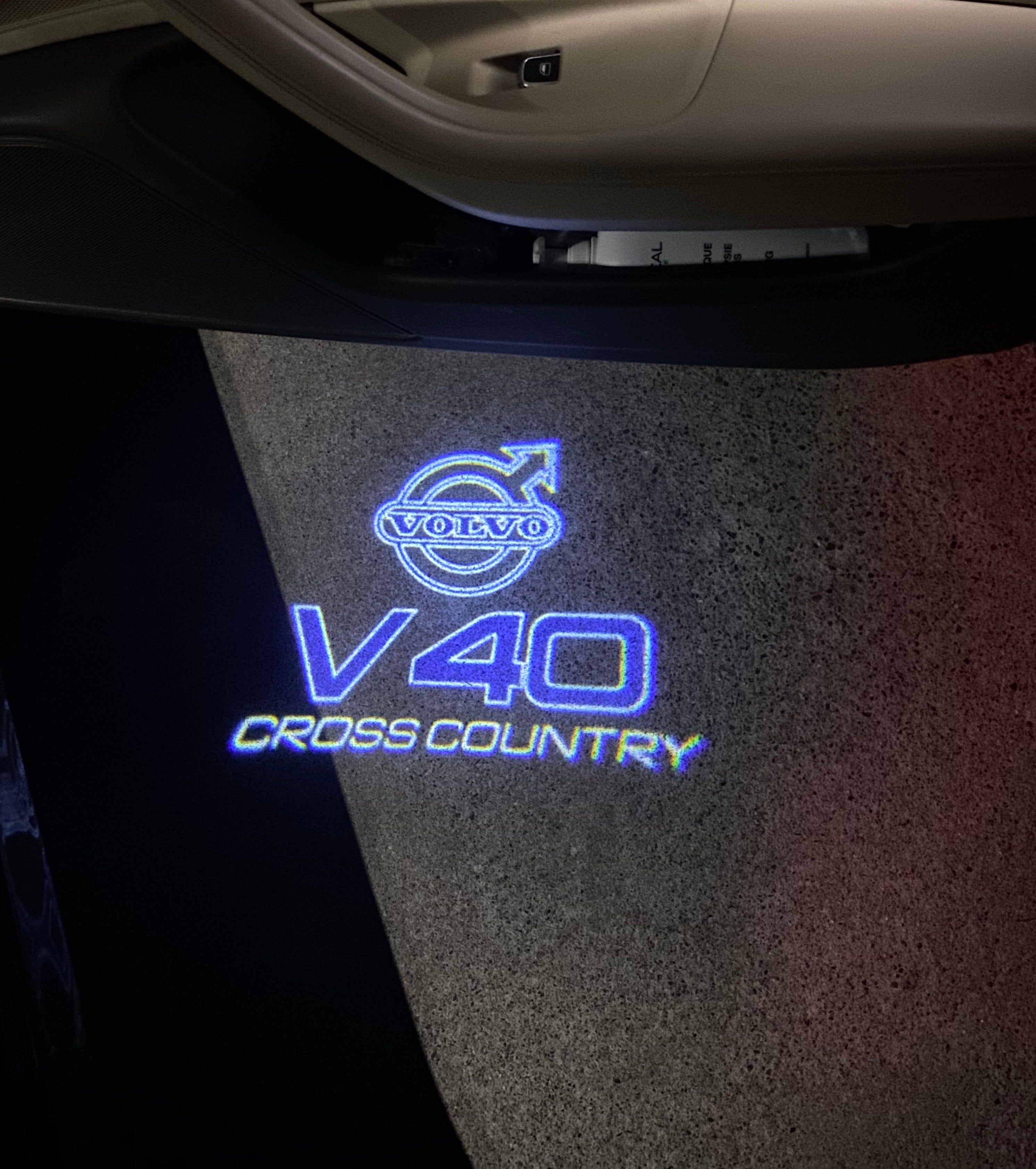 Volvo LOGO PROJECTOR LIGHTS Nr.101 (الكمية 1 = 2 شعار فيلم / 2 أضواء باب)
