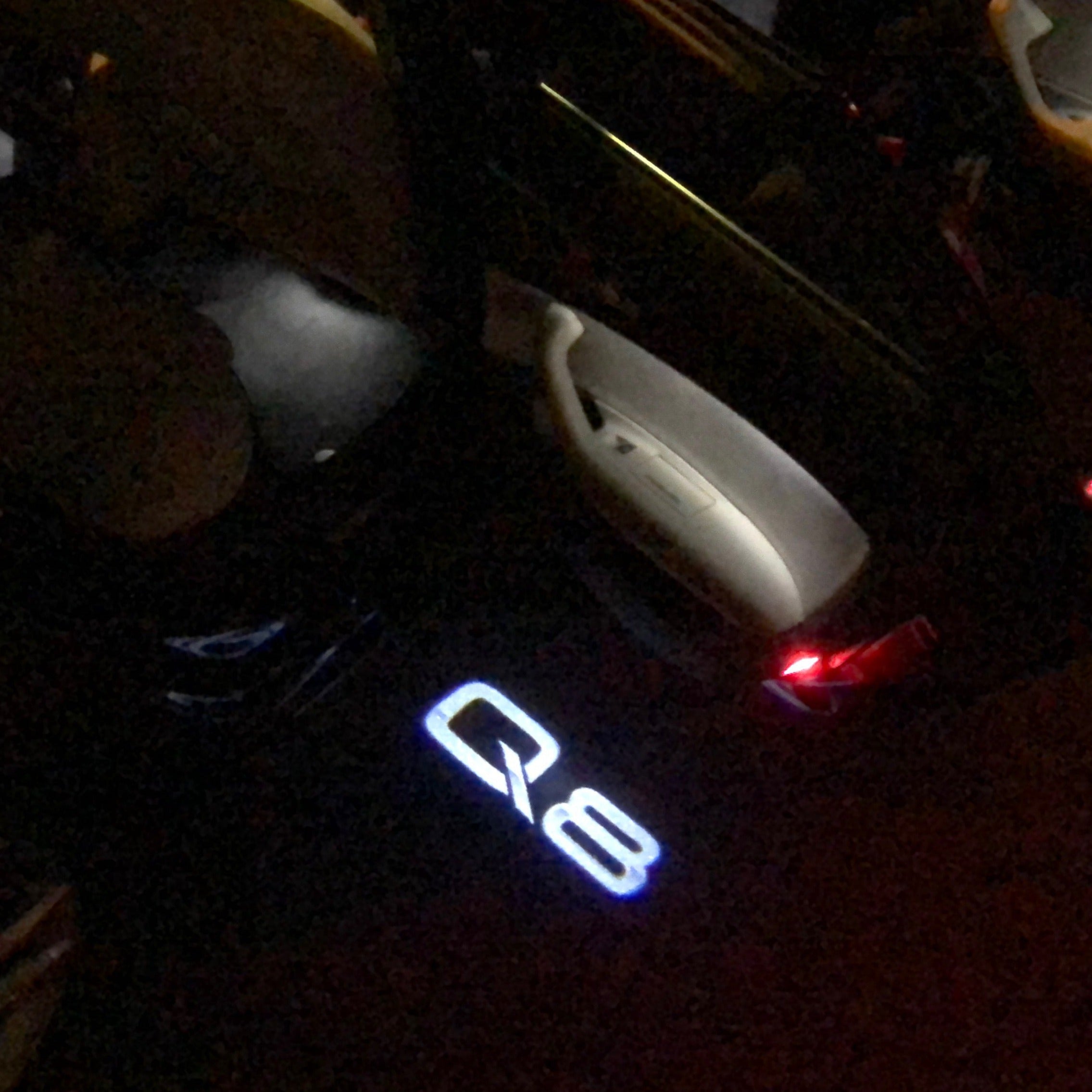 AUDI LOGO PROJECTOT LIGHTS Nr.102 (الكمية 1 = 2 شعار الأفلام / 2 أضواء الباب)