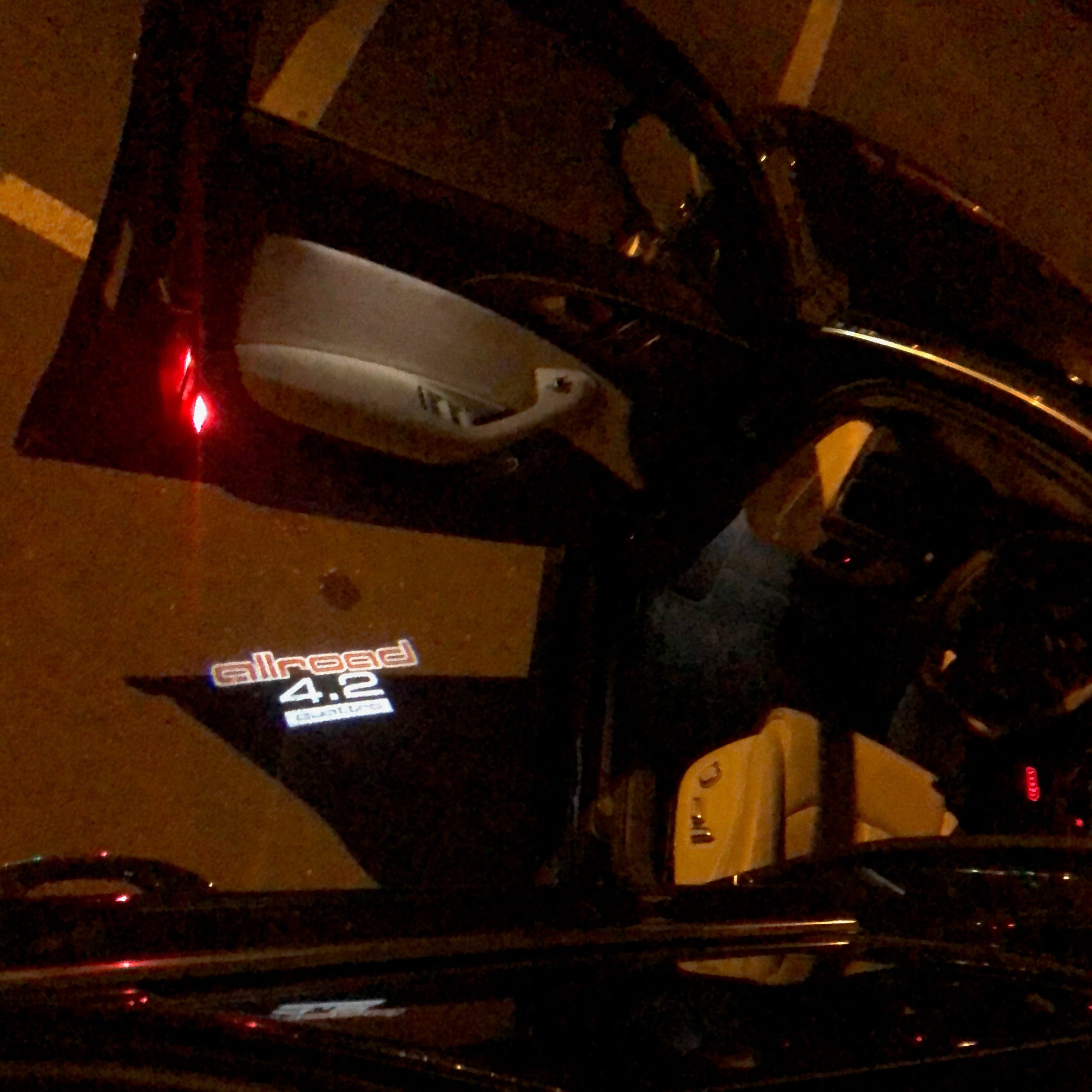 AUDI LOGO PROJECTOT LIGHTS Nr.253 (الكمية 1 = 2 Logo Films /2 أضواء الباب)